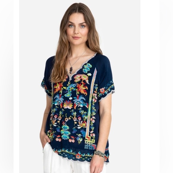 Johnny Was size M blue sky embroidered scalloped top - Picture 2 of 12